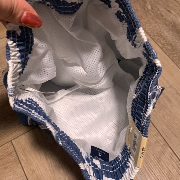 NWT Gap Kids Swim Trunks - Picture 6 of 8